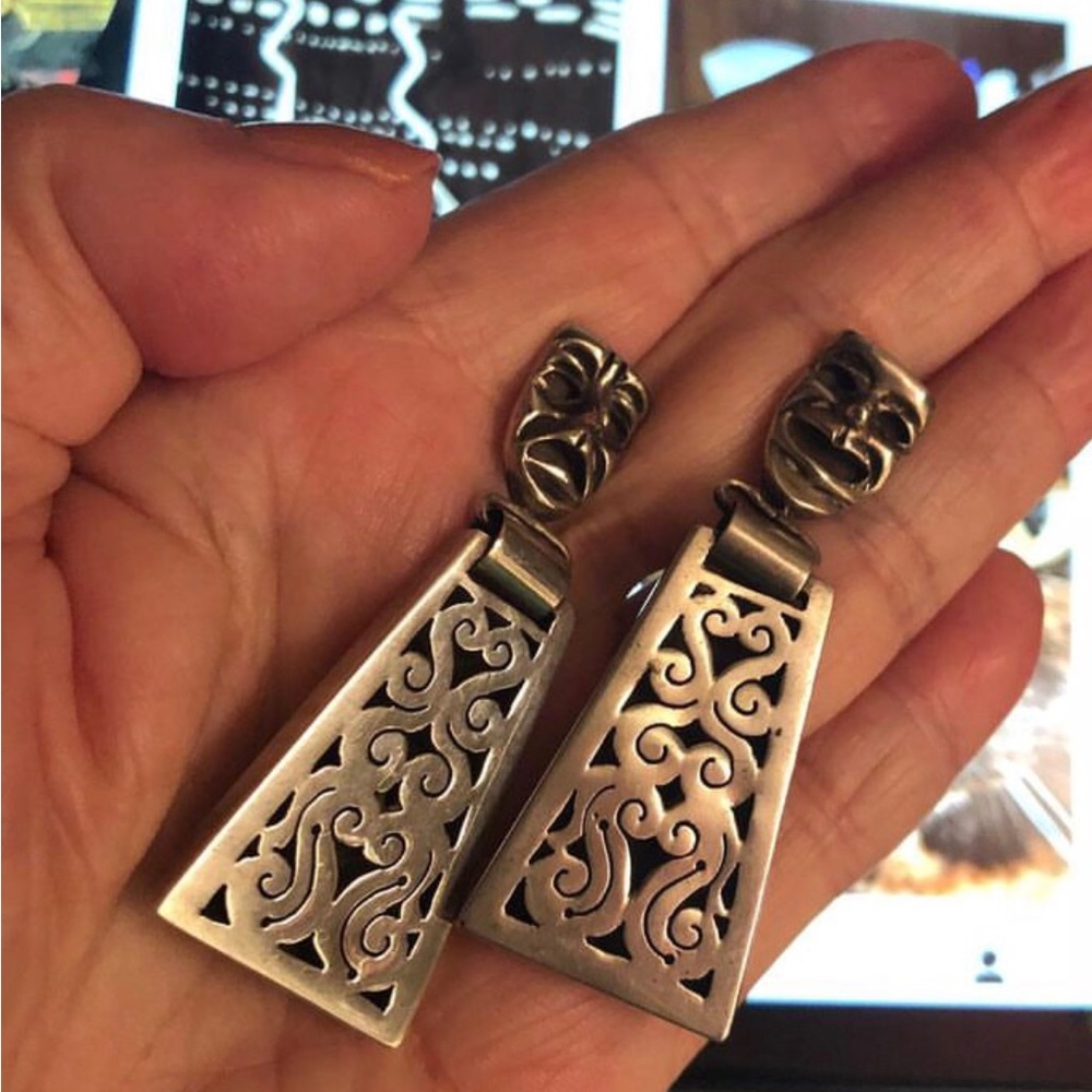 Taxco Shadowbox signed C. Molina Drama Screwback Dangle Earrings